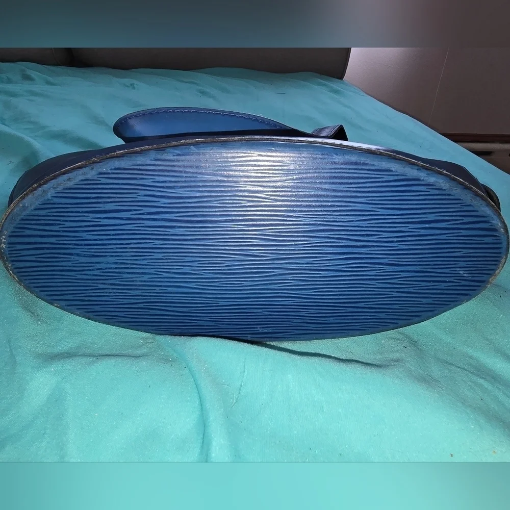 Louis Vuitton Blue Epi PM Leather Tote